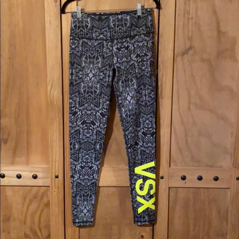 Victoria’s Secret - Picture 2 of 5